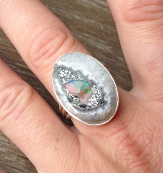 Zilveren ring gezet met Ethiopische Opaal ring maat 19 mm